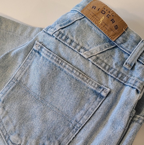 Riders by Lee Cut Offs - Picture 2 of 3